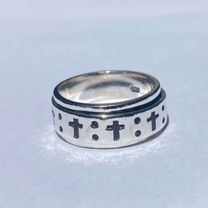 925 Sterling silver solid/heavy cross fidget ring✝️